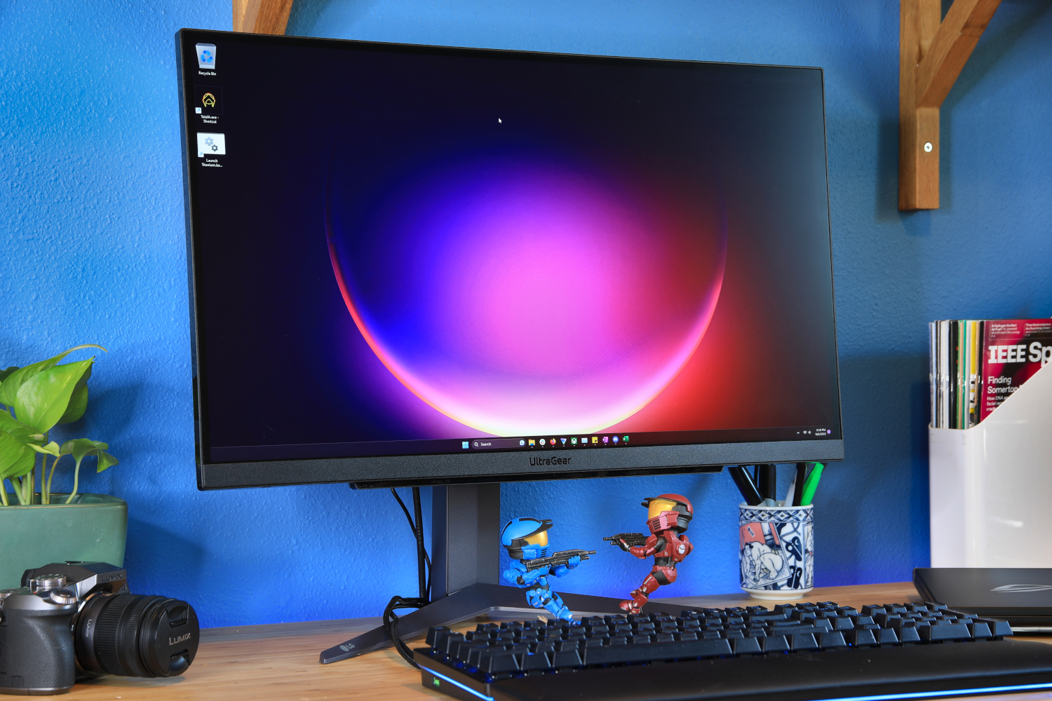 LG UltraGear 27GR83Q-B - Best 240Hz gaming monitor